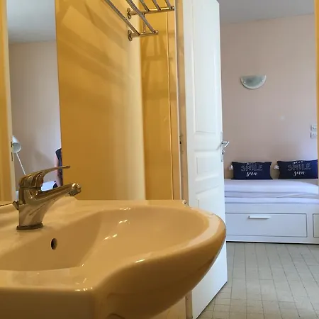 2 Pers En Vieille Parking Gratuit - By La Source D'orfee דירה